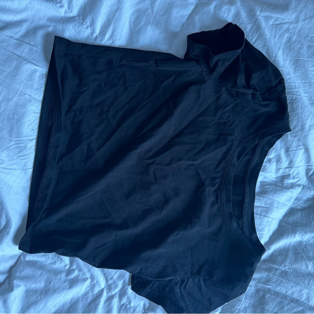 black tee